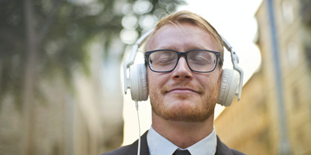 4 Ways to Stay Healthy at a Desk Job-Lunch-Break