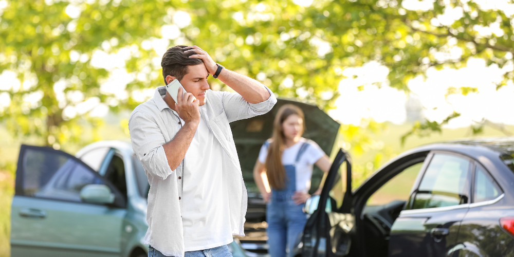Call help | 5 Steps to Take After a Car Accident